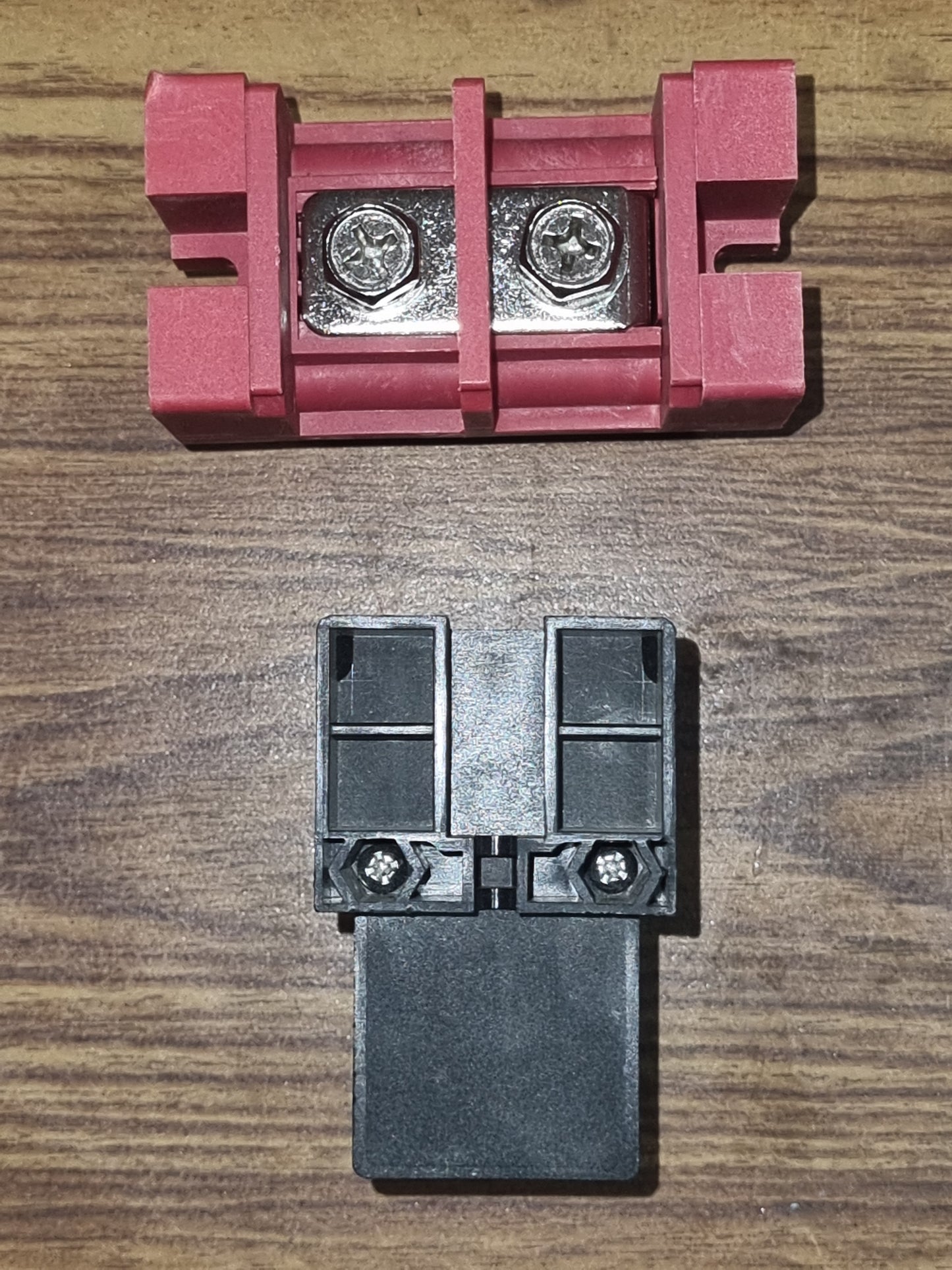Fence Terminal (Red + Black)